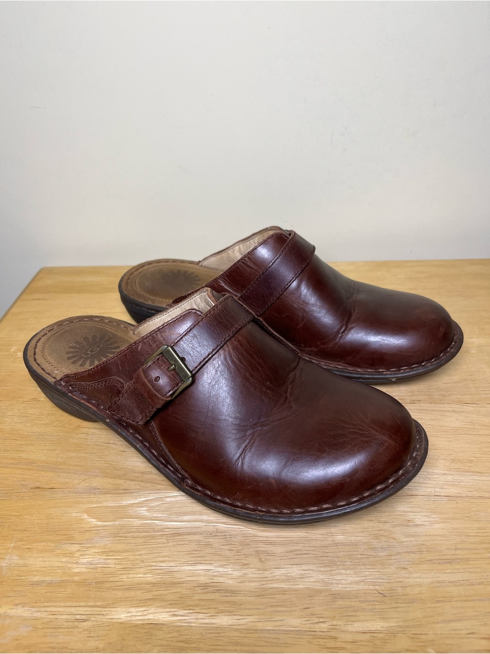 UGG Livia Shearling Lined Clogs Brown Leather Slip On Womens Size 8 Fairy Grunge